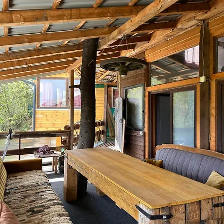 公寓 Nino Natural Wood House